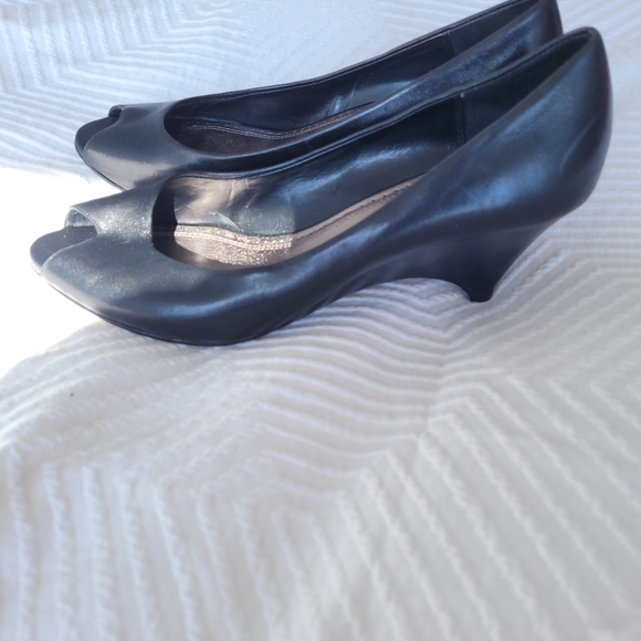Franco Sarto Black Peep Toe Shoes - Picture 5 of 8